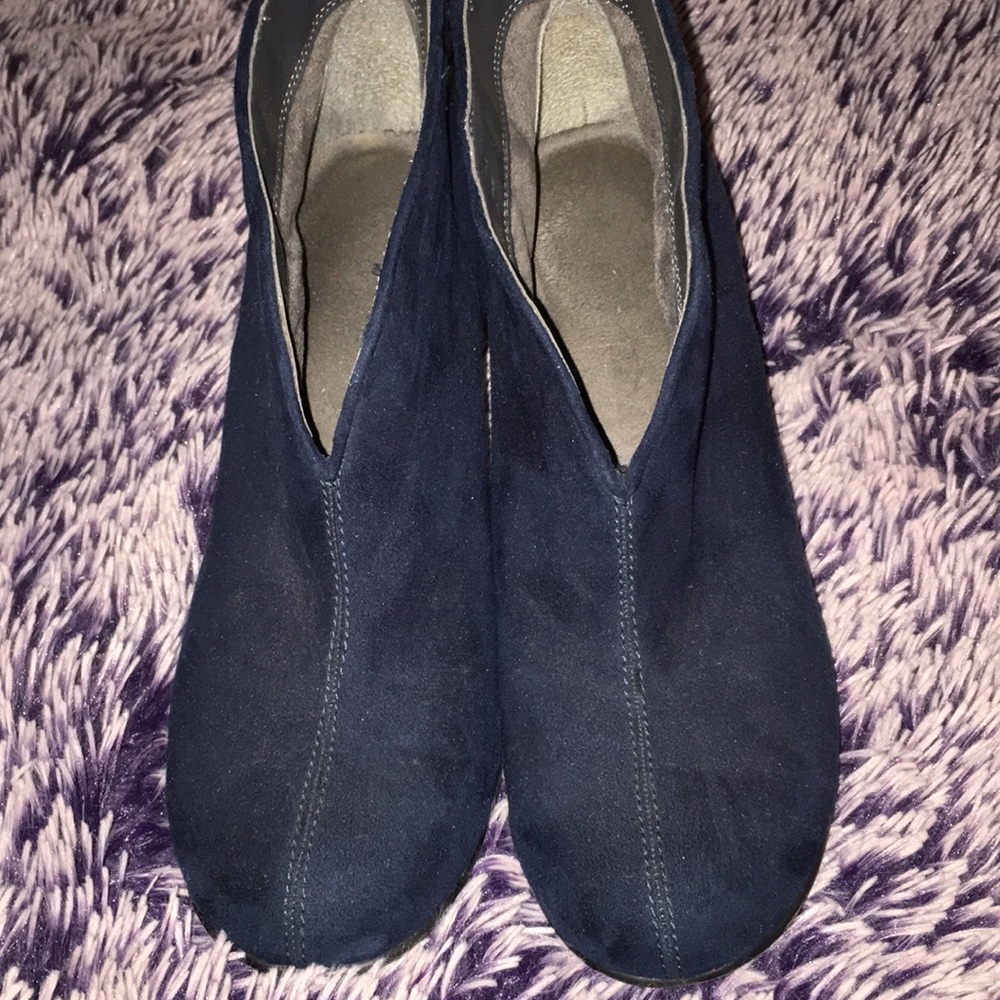 Heels - Picture 2 of 3